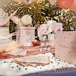 Urne En Carton Boho "Thank You" Blush Et Or 21 X 21 X 25 Cm -COSTUMED’HALLOWEEN urne en carton boho thank you blush et or 21 x 21 x 25 cm farfouil en fete 31129471 a1737a02 71e9 445a 80a6 e5731b18d383